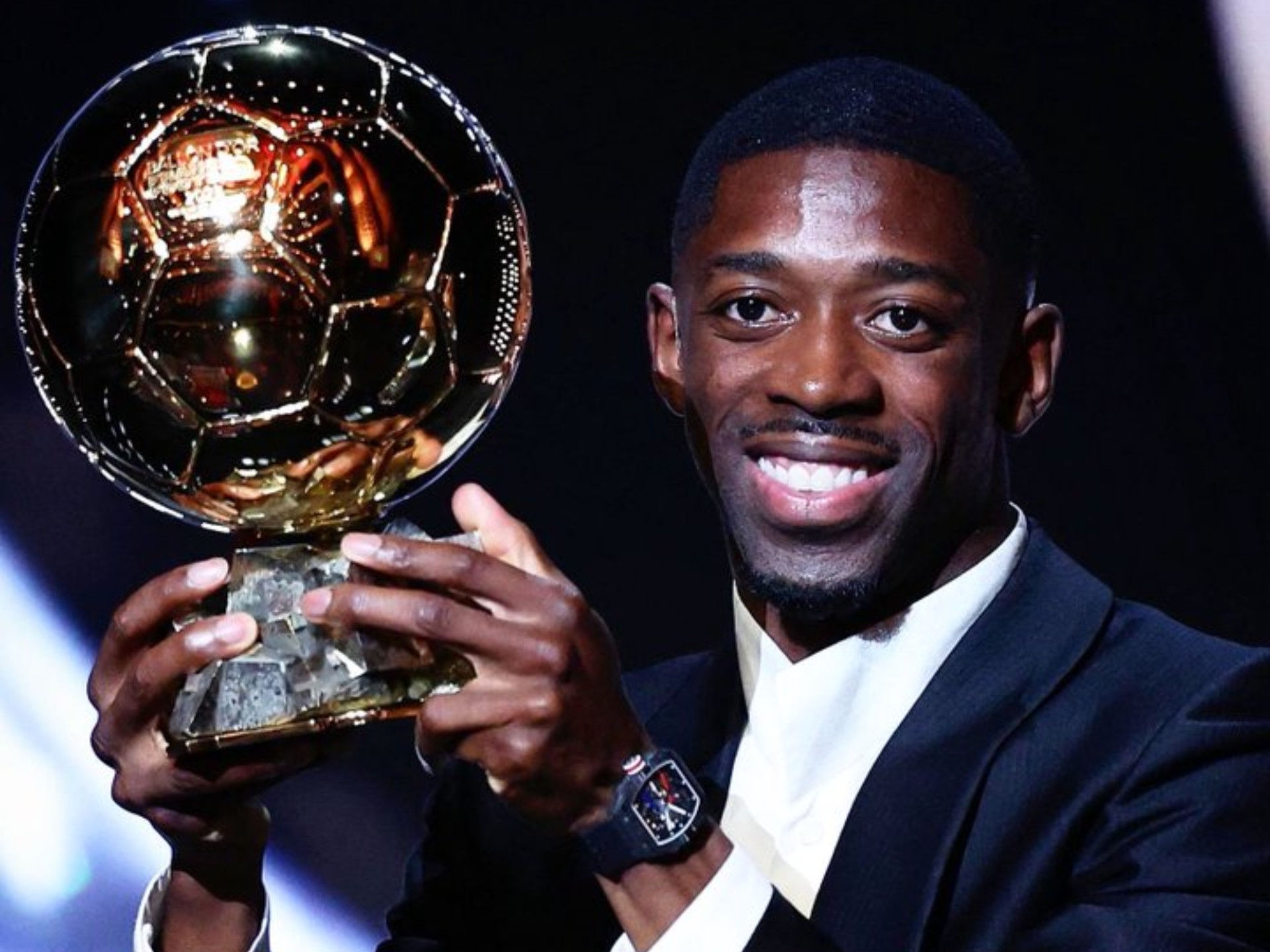 利物浦对施洛特贝克表现出浓厚兴趣，有望在2026年夏天转会，转会费可能达5000万英镑。