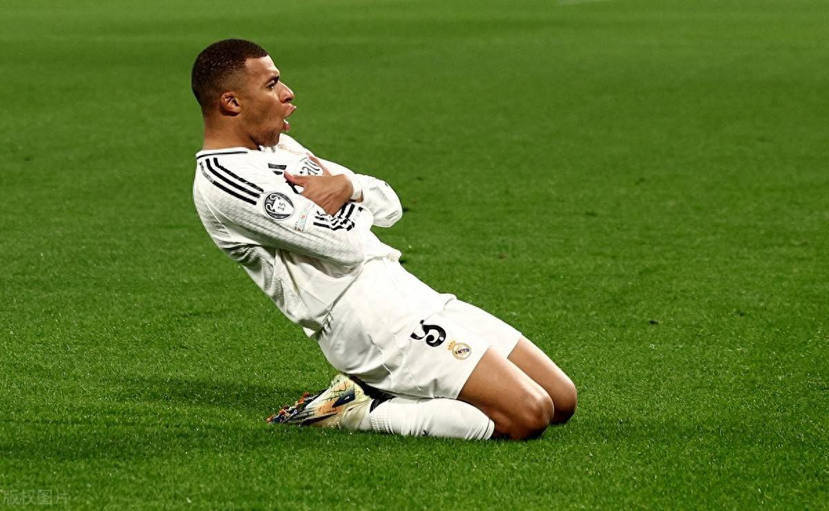 庆祝大儿子蒂亚戈13岁生日，梅西一家举办了巴萨主题生日派对