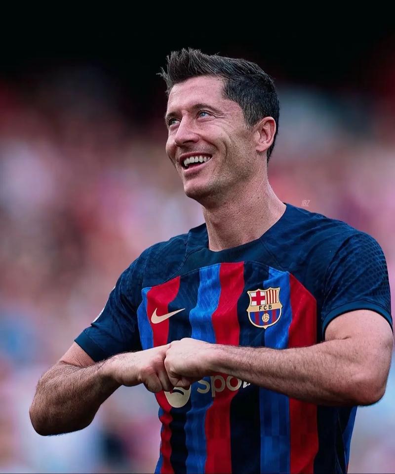 如何评价？CBA杯多人因地板贴纸滑倒引争议：希望引起重视