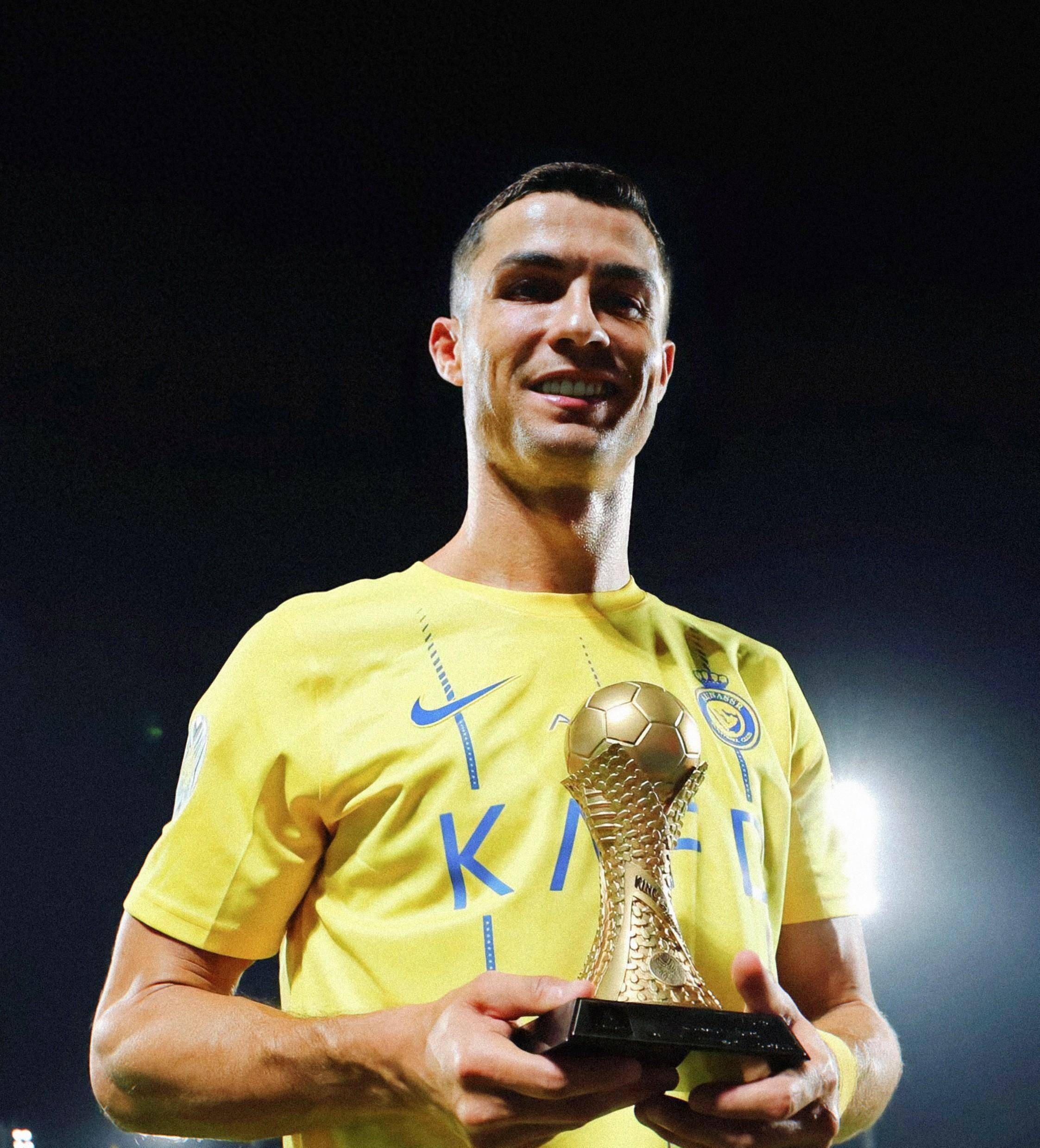 李霄鹏：希望球队能发挥出应有水平，明天奉献一场精彩的比赛